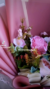 Buket Bunga Artificial Tua & Uang: Alternatif Unik untuk Acara