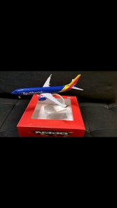 Southwest Airlines Boeing B737 8 Inches Airplane Model with Landing Gears & Display Stand Aviation Enthusiasts 20 cm