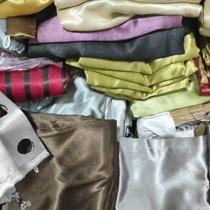 Gorden Kupu-Kupu & Desain Elegan Untuk Jendela Kamar Tidur