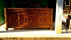 Bufet Tv Slendang Kaki Bundar