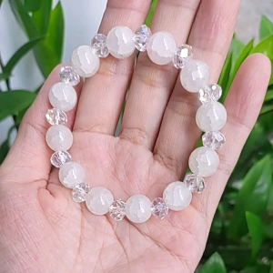 Vòng đeo tay đá kết hợp pha lê cho các nàng mệnh kim