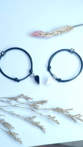 (ISI 1 PASANG / 2 GELANG) MAGNET COUPLE HITAM PUTIH LOVE BISA REQUEST INISIAL (CHAT)