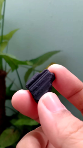 #RJ027 Black Tourmaline | ทัวร์มาลีนสีดำ หินดิบ ผลึกดิบ สีดำ หินธรรมชาติ หินสะสม น้ำหนัก 4.3 กรัม