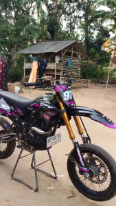 Stiker Eksterior Motor WR 155R: Desain & Pemasangan