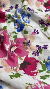 Vải linen in họa tiết hoa lạ mắt . Chất vải nhập dày dặn chuẩn đẹp. Khổ vải 14m