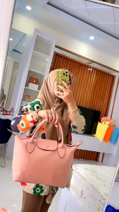 TAS LONGCHAM TAS CEWEK SZ M BAHAN KULIT ASLI