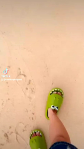 {พร้อมส่ง} รองเท้าจระเข้ผู้หญิง