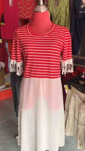 ชุดเดรส แขนสั้น คอกลม ลายริ้ว ผ่าข้าง ผ้าชีฟอง