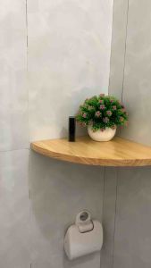 Kệ gỗ góc tường hình quạt treo tường trang trí để đồ lưu niệm cây cảnh mini phòng ngủ phòng khách