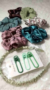 𝑹𝑬𝑨𝑫𝒀 𝑺𝑻𝑶𝑪𝑲 Christmas Set🌟圣诞礼盒Scrunchies Korean Floral Grid Hairband Hair Rope Getah Rambut Fashion 韩式小碎花格子大肠发圈