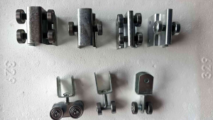 Bánh xe treo mái xếp 2 vòng bi 4 vòng bi dùng cho Máng nhỏ 3x4cm Máng lớn 3x6cm