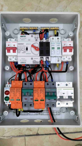 Tủ điện năng lượng mặt trời hybrid 1 pha 5kw/ 2 String Lắp Sẵn IP66 tích hợp Chống sét Lan truyền AC/DC
