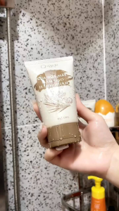 Sữa rửa mặt mầm gạo hạnh nhân  Queenie skin  chính hãng 120ml với thành phần mầm gạo tươi vitamin E và B3 hạnh nhân giúp làm sạch sâu mà không sợ khô da  giúp da thông thoáng mịn màng  và trẳng sáng da ngừa mụn