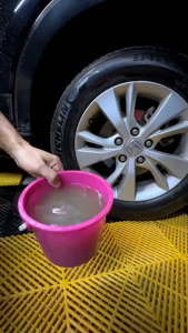 Free Sponge 🧽 Pure Silicone Wax Tyre 300ml