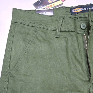 mans 6 pocket kargo short pant 28-40. meterial cotton. ready stock in malaysia.