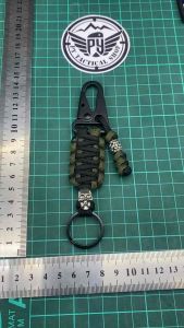 4mm กุญแจถักเชือก Paracord พร้อมหัวกระโหลก ตะขอโลหะ อย่างดี