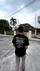 T-Shirt cowok keren itu kain katun combet kaos kata kata kaos viral kaos pria distro kaos terbaru