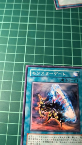 YUGIOH Japanese SD22-JP031 308-039 怪獸之門 Monster Gate (N) LIGHT PLAYED 90%