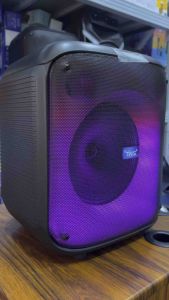 ลำโพงบลูทูธ พกพาสะดวก เบสหนัก พร้อมไมค์ ขนาด 8 นิ้ว