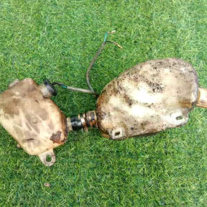 ถังน้ำมัน 2T ถังออโต้ลูป Suzuki Rc100 แท้ถอดรถมือสอง ตามสภาพใช้งานได้ กรุณาอ่านก่อน กดสั่งซื้อสินค้า