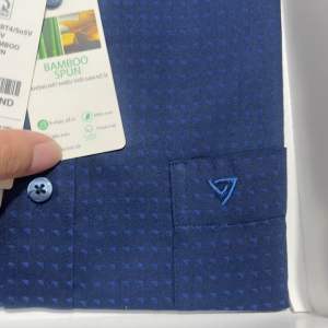 Áo sơ mi viettien ngắn tay lai ngang (regular fit) dáng hơi ôm (8N2130)