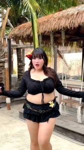 ชุดว่ายน้ำแขนยาว แต่งระบายทั้งตัวลายผ้าน่ารักจุ๊บุ