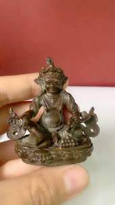 Tượng đồng Hoàng thần tài mật tông