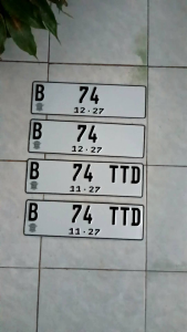 PLAT NOMOR MOBIL REFLEKTIF PUTIH 2PCS/SEPASANG