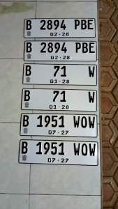PLAT NOMOR MOBIL REFLEKTIF PUTIH 2PCS/SEPASANG