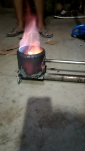 kompor oli nyala api biru