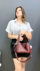 Kemeja Salur Kamari Top Cassual - Atasan Wanita Terbaru Oversize Kerah V Neck Simpel & Elegan