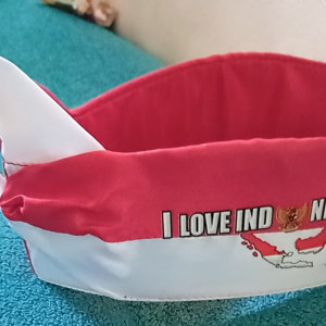 Ikat Kepala Merah Putih Isi 10 Pcs: Desain Elegan untuk Produk Fashion