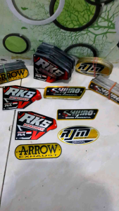 Mengenal Desain Emblem Knalpot ShijiroARROWRKSRJM & Aksesoris Motor Berkualitas