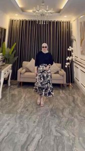 EKSKLUSIF ONE SET MOTIF // SET ROK MOTIF RAYON MIX CRINKLE // SETELAN KOMBINASI POLOS MOTIF // ONE SET ROK POLOS KOMBINASI POLOS // SETELAN MUSLIMAH TERBARU // SETCEL ROK // SETELAN KEKINIAN // SETELAN WANITA TERBARU // HAVEL // LOVINA // ANGELA // CHIZU