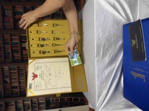 กล่องใส่โฉนดชุดส่งมอบโครงการบ้านจัดสรรค์ กล่องภายนอกผ้าไหม ใส่โฉนดและ ทะเบียนบ้าน คีย์การ์ด ที่ห้อยกุญแจ 10 ชุด ที่วางรีโมท