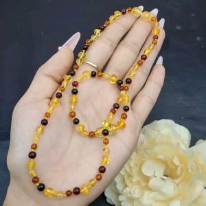 Q422 Combo vòng cổ. vòng tay Hổ Phách cho bé làm quà sinh nhật đầy tháng ko kén mệnh - Phong Thuỷ TUDO P