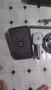 Sen cây. Sen tắm hiển thị nhiệt độ. Hàng như hình