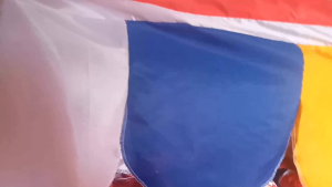 Bendera Umbul Umbul Background Serbaguna 8Gelombang 25m