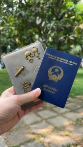 [Hottrend] Túi đựng hộ chiếu màu xám số 27 có quai gài retro đẹp miễn phí khắc tên dán charm thoải mái theo style của bạn.
