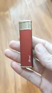 Bật lửa gas khò màu đỏ sang trọng chất liệu kim loại đánh lửa bằng IC