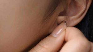 ตางหูมูกแท้ ตัวเรือน 925 ชูบเคลือบ ทองคำขาว [𝐃𝐞𝐦𝐢 - 𝐀𝐥𝐥𝐮𝐫𝐞 𝐉𝐞𝐰𝐞𝐥𝐫𝐲]