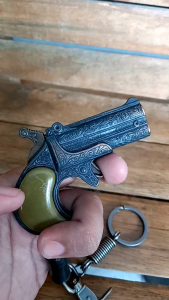 Gantungan Kunci Model Pistol Mainan Diecast Metal