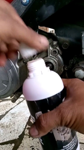 RS31 Super Mesin Cairan Pembersih Noda Mesin Krengkes Motor Mobil