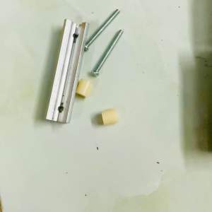 Cái Ray Hỗ Trợ Lắp Kính Nhìn