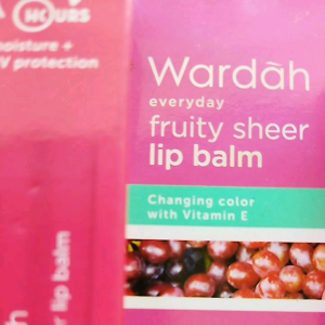 wardah fruity sheer lip balm 2 varian