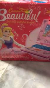 โน้ตบุ๊คของเล่นมีเสียงเพลง มีภาพลายเจ้าหญิง Music computer beautiful