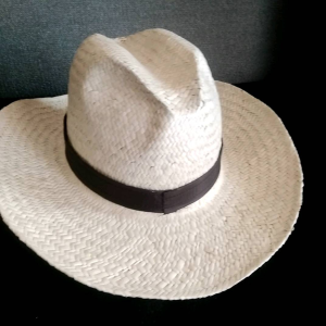 Topi Koboy Anyaman Pandan: Desain Klasik untuk Pria & Wanita