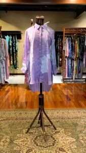 Nania Tunik by Dian Pelangi LIMITED EDITION Baju Blouse Atasan Kemeja Blus Hijab Kerja Kantor Casual Formal Pesta Pernikahan Kondangan Lebaran Wanita Hijaber Cantik Anggun Modis Modern Simple Elegan Mewah Korea Model Korea Terbaru Motif Batik Abstrak