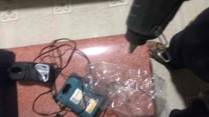 Keo nến Đài Loan điện 100-220v nóng chảy OK 120k