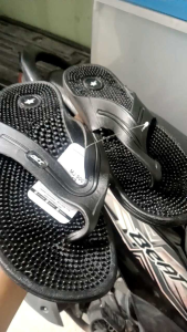 Sandal Rematik Karet//SANDAL KESEHATAN PRIA LAKI LAKI WARNA HITAM UKURAN 38-43 ATT MJ 900